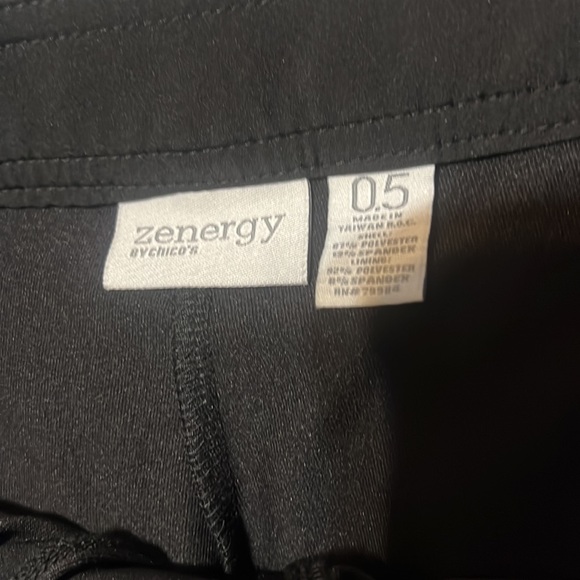 Zenergy 0.5 black skort with zipper pockets, sz L - Picture 2 of 2